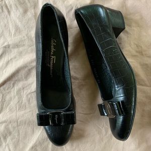 Salvatore Ferragamo Vara Pumps in Embossed Croc🐊